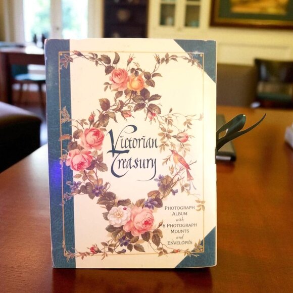 Victorian Treasury Photograph Album with Photo Mounts & Envelopes - Picture 1 of 10